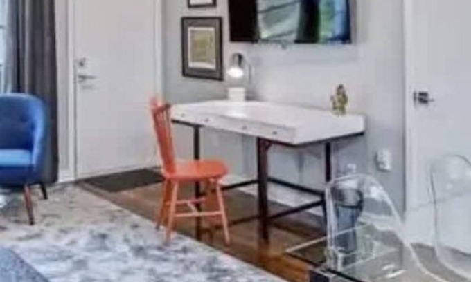 Cherry Condominio | 510 Queens 201: Myers Park Gem, Great location!