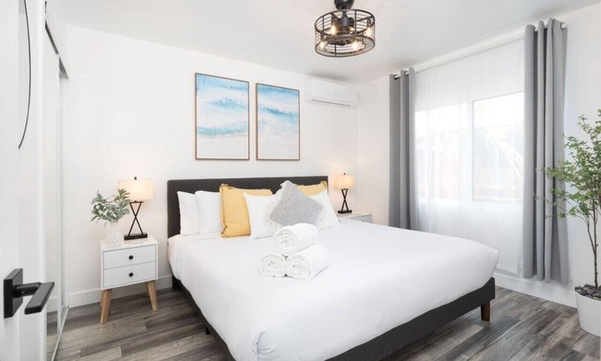 Grant Hill Casa | Upscale Oasis, Downtown SD, BBQ, Fire Pit & More!