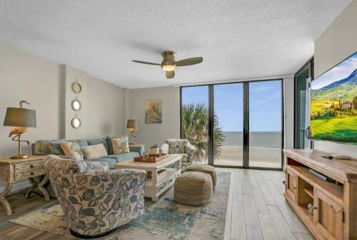 Crescent Beach Casa | Upscale Oceanfront Condo with Panoramic Views and Pool