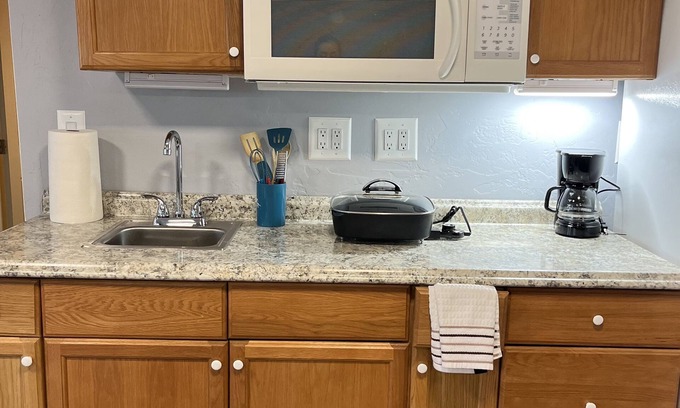 Old Southwest Casa | Upscale Old NW 1 bedroom guest house.