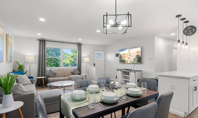 Jefferson Manor Cama Y Desayuno | Upscale | Old Town Views | 3BD Lux