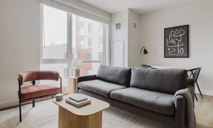 Revere Apartamento | Upscale Revere 1BR w/ Spa, Gym, Pool, W/D & Lounge, by Blueground