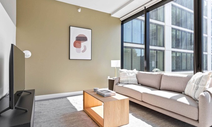 South Loop Apartamento | Upscale South Loop 1BR w/ Pool, Gym & Spa, nr Grant Park, by Blueground