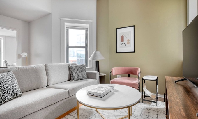 South Loop Apartamento | Upscale South Loop 1BR nr L & Grant Park, by Blueground