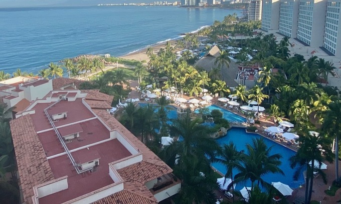 Lázaro Cárdenas Condominio | Upscale spacious condo with spectacular views of the Bay of Banderas