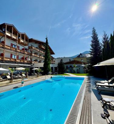 Zell am See Hotel | Upside Down Town Hotel Neue Post
