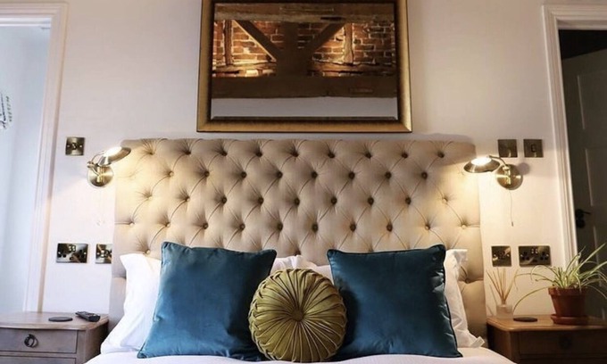 Barbourne Casa | Upstairs at 33