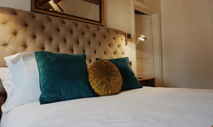 Barbourne Hotel | Upstairs at 33 - Self check in boutique accommodation in Worcester Centre