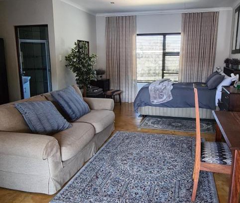 White River Apartamento | Upstairs R-1 Self-Catering Unit