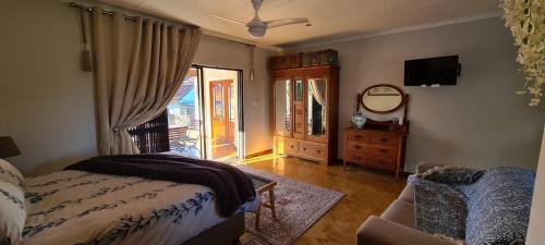 White River Casa | Upstairs R-2 Self-Catering Unit