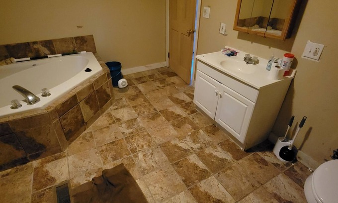 Hoosick Falls Casa | UPSTATE HIDEWAY WITH A TESLA CHARGER AND HIGH-SPEED INTERNET