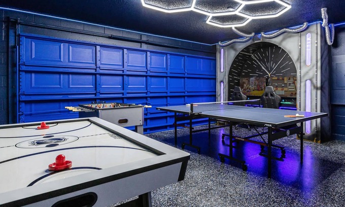 Eagle Pointe South Casa | Upstay Dream Home w Private Pool Arcade Theme Rooms