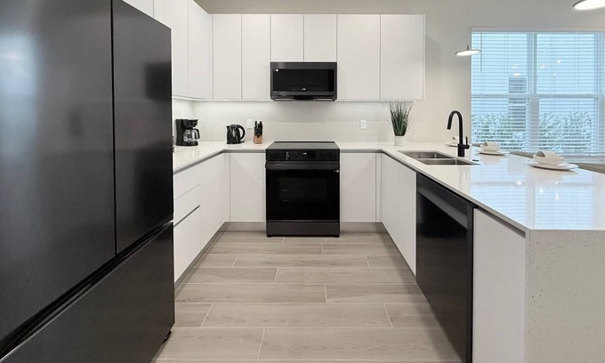 Four Corners Apartamento | Upstay - Modern Home w Pool in New Development