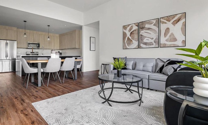 West Congress Apartamento | Upstay New Renos Spacious Apartment near SoCo