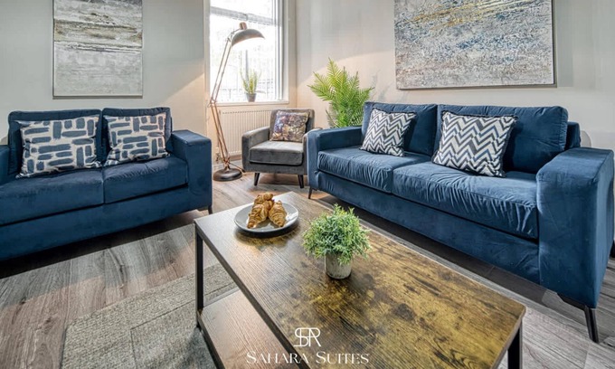 Manchester Casa | Upto 20% Off! Stylish 5BR Reading & Parking