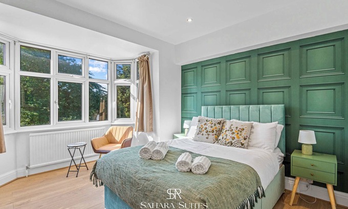Reading Casa | Upto 20% OFF - Modern 6BR for Stay- Parking
