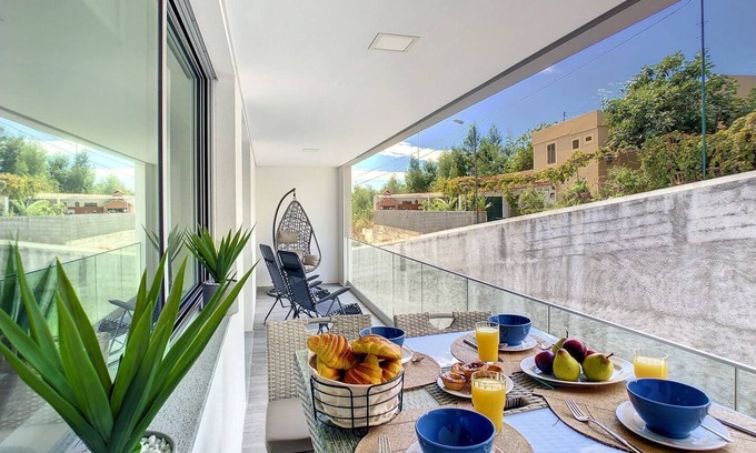 Santo Antonio Apartamento | Uptown Apartment - Two Bedroom Apartment, Sleeps 4