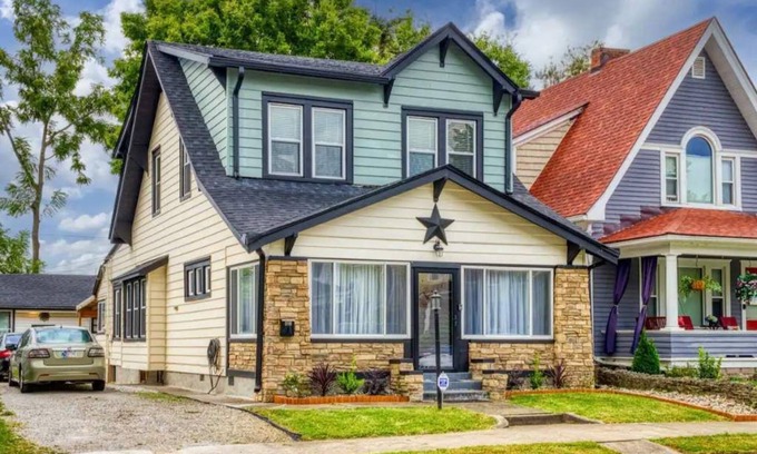 New Albany Casa | Uptown Class