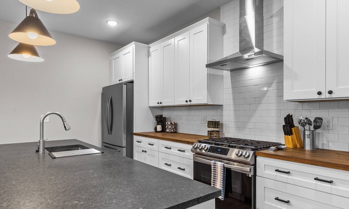 The Gate Casa | Uptown Elegant Escape | JZ Vacation Rentals