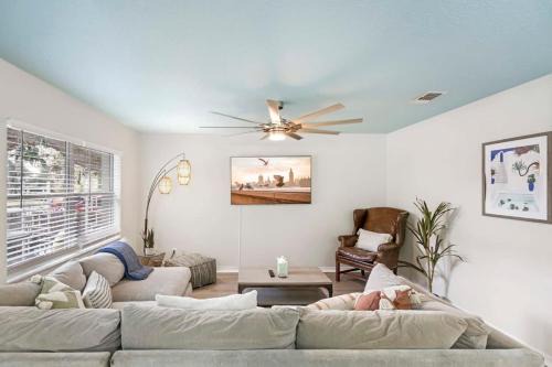 St. Augustine Casa | Uptown Gem The Castaway Cottage, Dog Friendly!