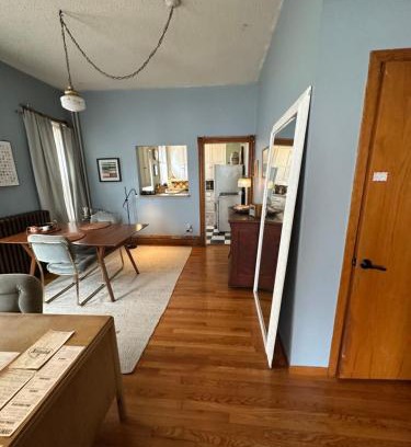 Uptown Apartamento | Uptown Getaway by the Lakes