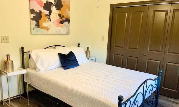 Harrisburg - Hershey Casa | Uptown Suite C | Modern & Cozy | Central Location