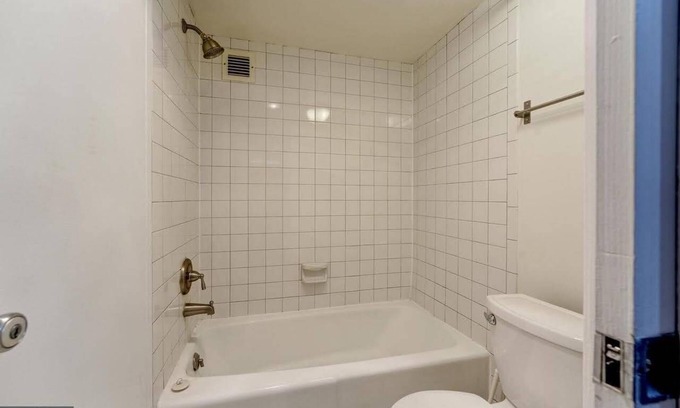 Friendship Village Condominio | Urban, 1 Bedroom Unit in Downtown Chevy Chase MD, for minimum 6 months rent term
