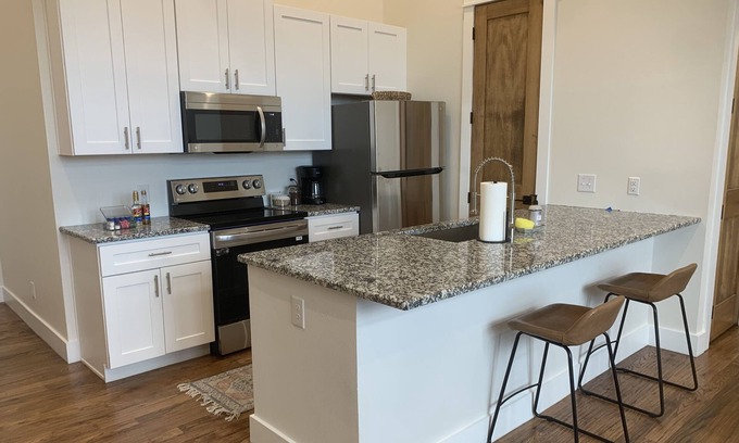 Fort Worth Apartamento | Urban 2 Bedroom Apartment in Fort Worth!