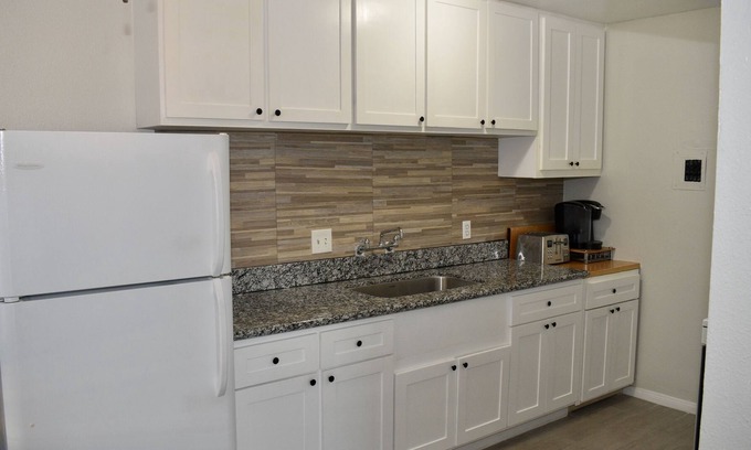 South Montebello Apartamento | Urban 2bd King Suite near fwy/hospitals/DTLA/parks