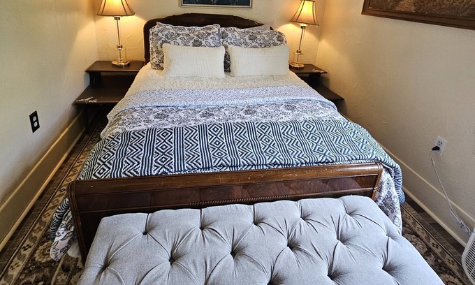 North Bend Apartamento | Urban Boho Apartment with Bay Views Downtown