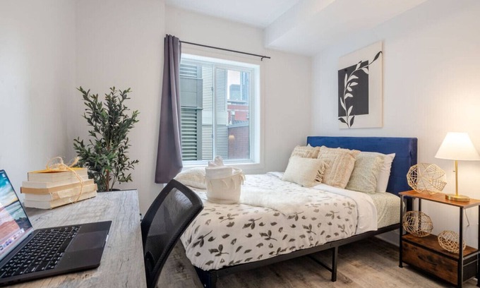 Pointe-Saint-Charles Apartamento | Urban Chic 3BR| Griffintown Escape