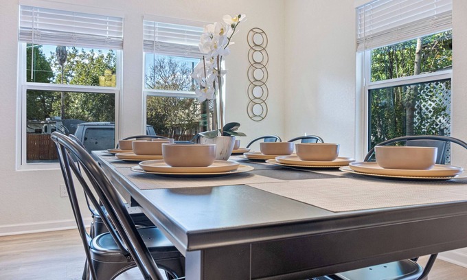 Denver Heights Cabaña | Urban Delight 4br/3ba Near City Center