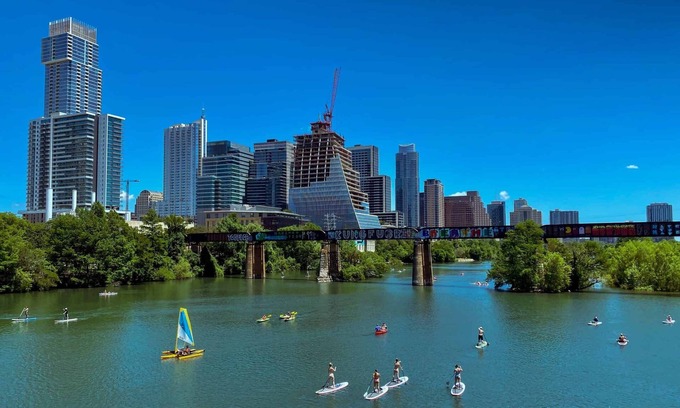 Riverside Casa | Urban Elegance: Luxury 4-Story Downtown Brownstone with Views & Free Parking