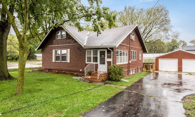 Lovington Casa | Urban FarmStay at Dogpatch Urban Gardens