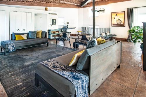 Santa Fe Casa | Urban Loft in Heart of Vibrant Railyard