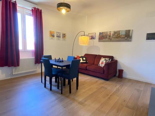 Cirenaica Casa | Urban Nest Rooms Red Carpet