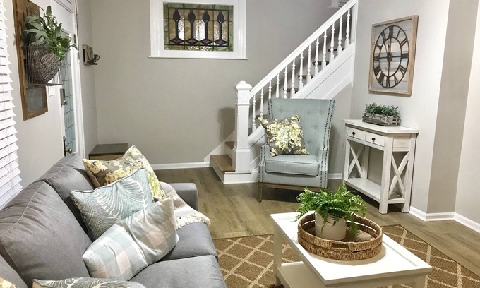 Dayton Casa | Oasis urbano 3 millas a Cincy duerme 12