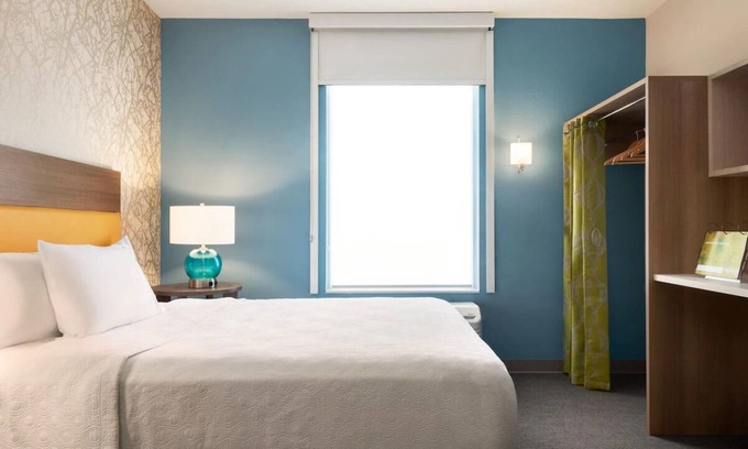 Wilmington Hotel | Urban Oasis! 4 Units w/ FREE Breakfast and Kitchen! Pets Allowed, Parking!