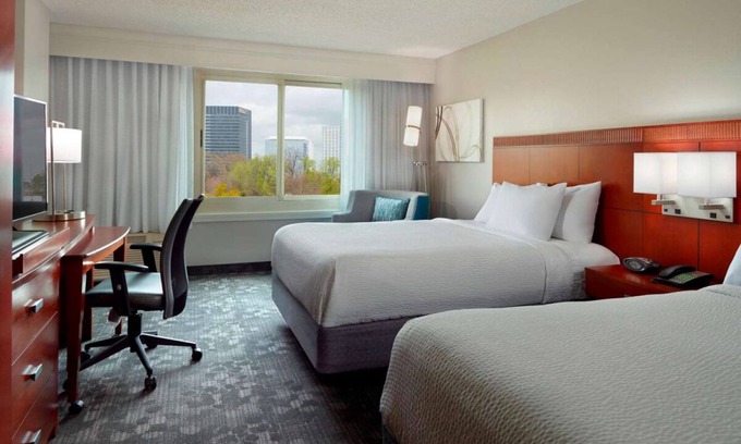 Home Park Hotel | Urban Retreat in Midtown Atlanta! 3 Comfortable Units! Seasonal Pool Onsite!