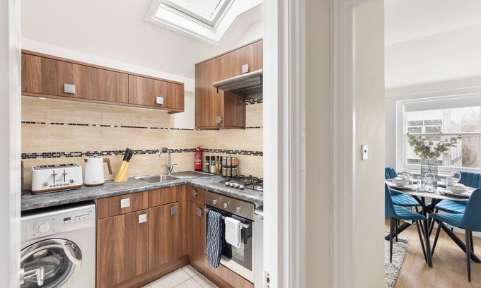 Cripplegate Apartamento | Urban Vibes, Modern 2BR Flat in Prime London Spot