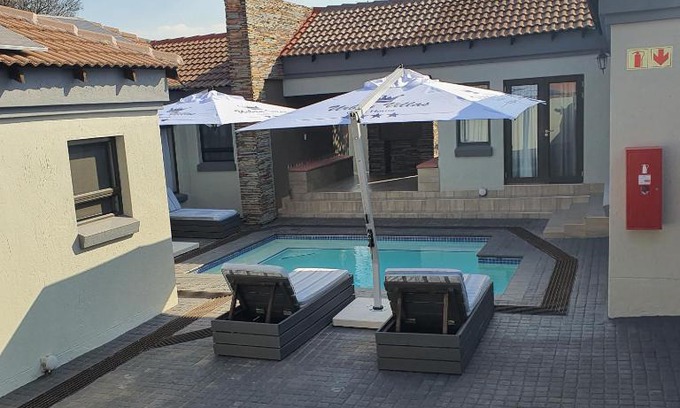 Silverton Casa | Urban Villas Guest House