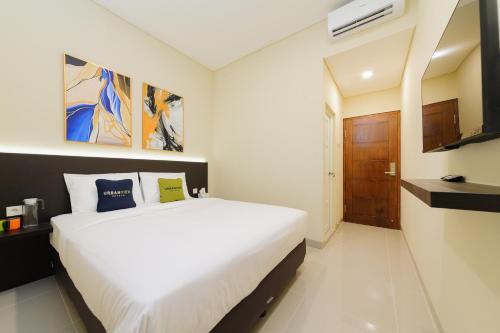 Jakarta Hotel | Urbanview Hotel Vineyard Cengkareng