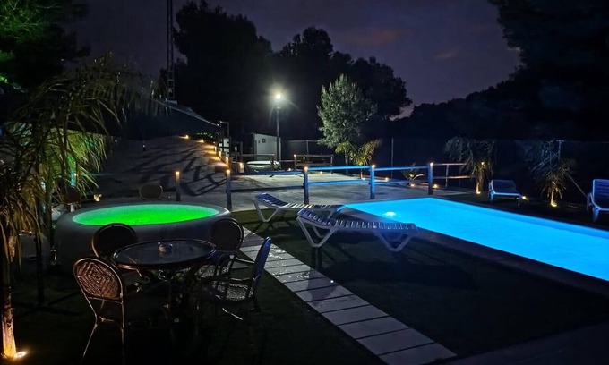 Alhaurín de la Torre Chalet De Esquí | Urbe10 La Casona del Pinar Jacuzzi & Swiming Pool