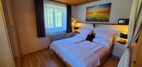 Bad Hofgastein Apartamento | Urlaub am Krausberghof, Apartment mit Balkon und Parkplatz, Aufenthaltsraum, Sauna und Infrarotkabine, inmitten der Natur, kostenfreie Kaffeekapseln, 6 Fahrminuten zur Alpentherme Gastein und zur Schlossalmbahn, Spielplatz, großer Gartenbereich