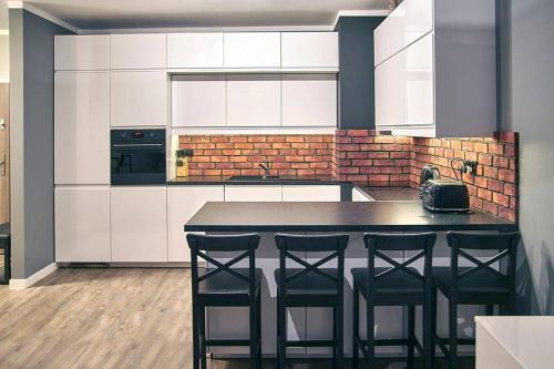 Krakow Apartamento | Uroczy Apartament z Garażem