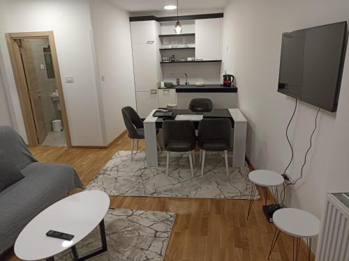 Petrovaradin Apartamento | Uros 17