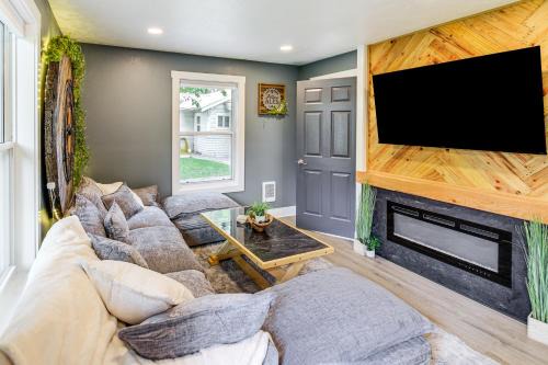University District Casa | Walk to Campus and Riverfront Park Missoula Gem!