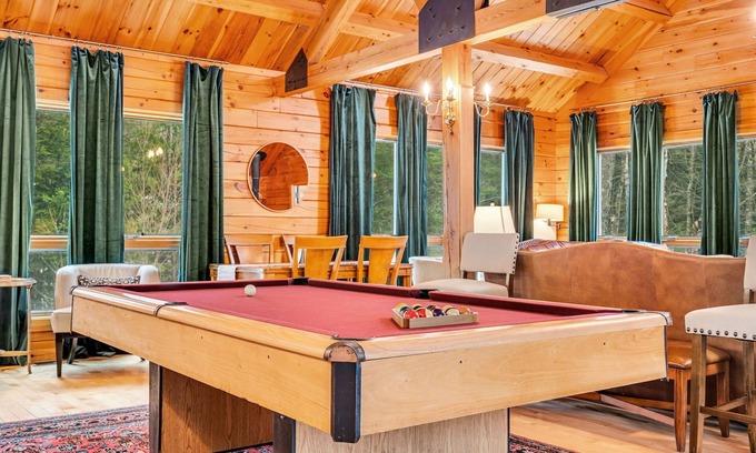 Bethel Cabina | Sunday River Lakefront Grand Cabin, Sleeps 20, Hot tub, fire pit, pets welcome