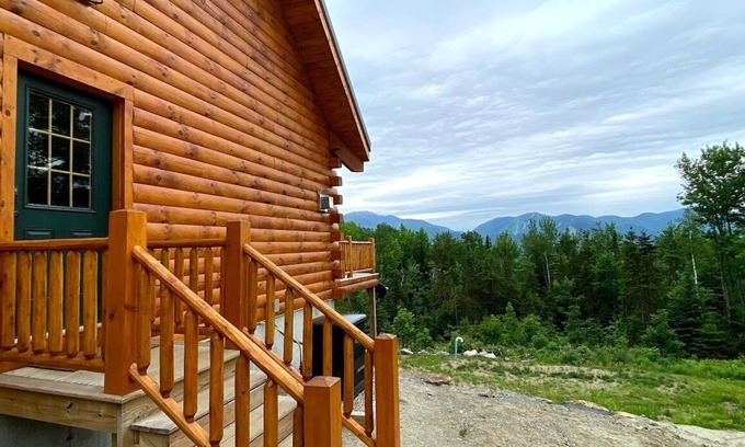 Bethlehem Cabina | 84UVR: ¡Casa de registro de Belén recién construida con impresionantes vistas! A minutos de esquiar, Franconia Notch, Cannon, Bretton Woods.