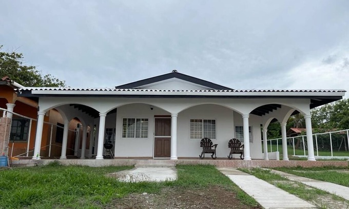 Las Tablas Casa | Uverito Beach House es un / 2 casa de baño 2 cama a pocos pasos de la playa!